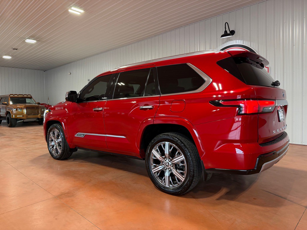 2023 Toyota Sequoia Image 9