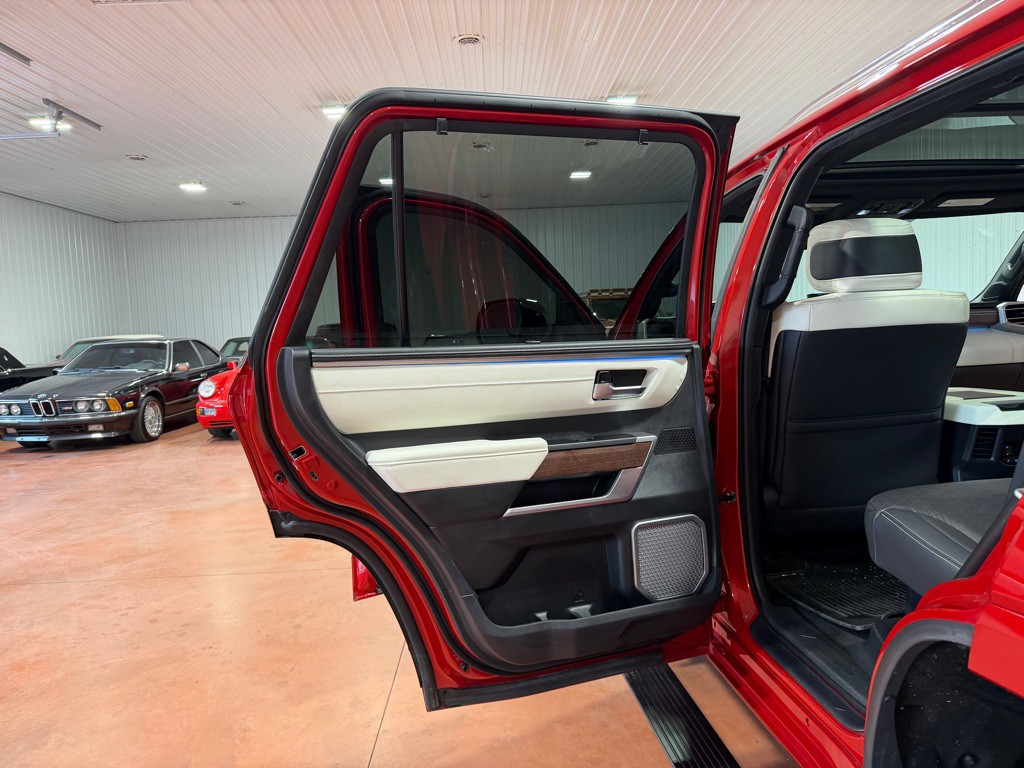 2023 Toyota Sequoia Image 18