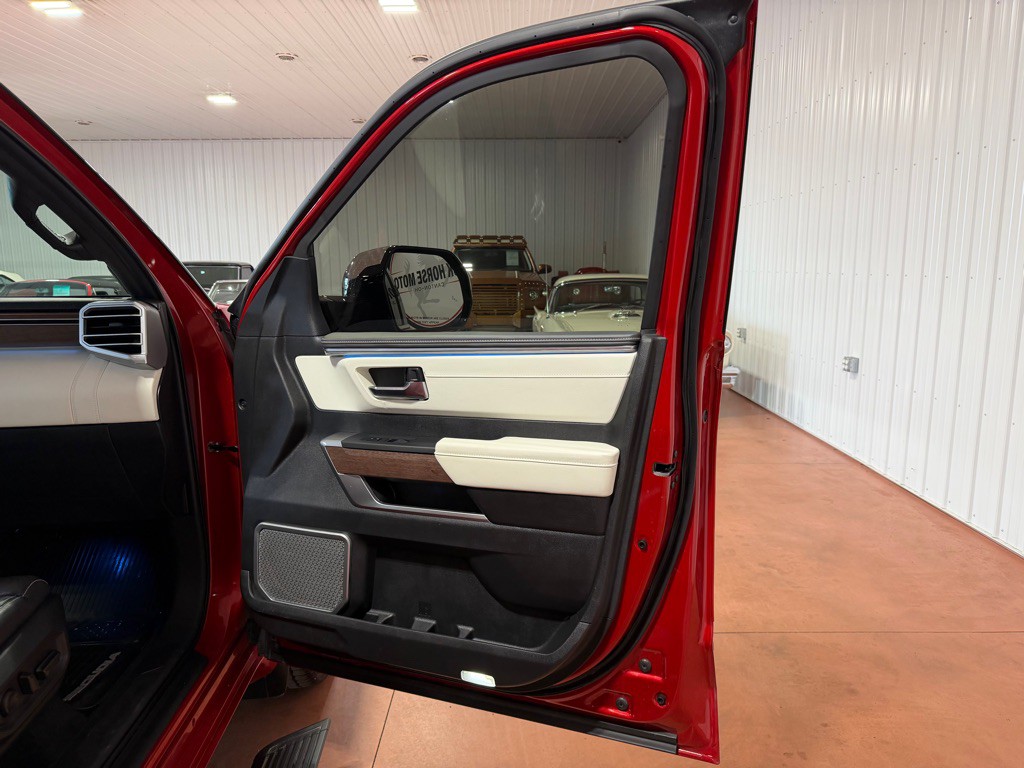 2023 Toyota Sequoia Image 23