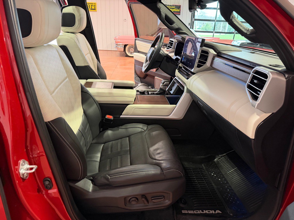 2023 Toyota Sequoia Image 24