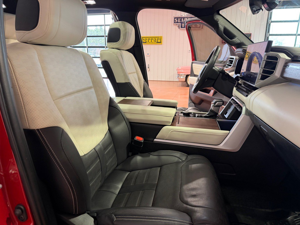 2023 Toyota Sequoia Image 25