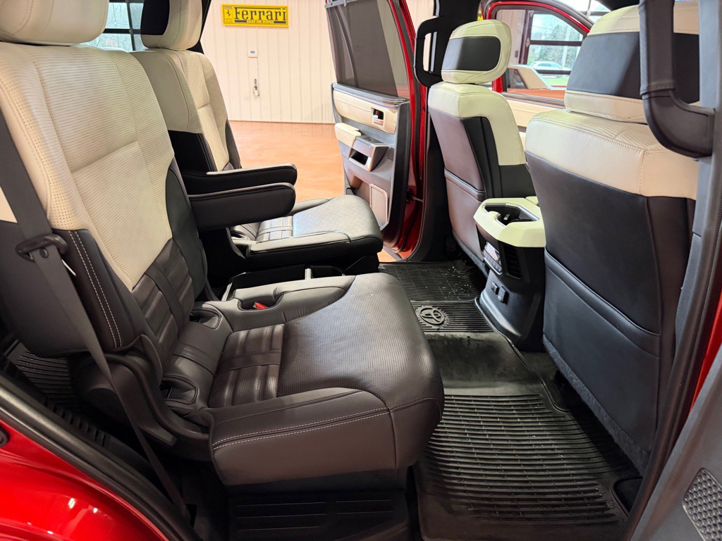 2023 Toyota Sequoia Image 27
