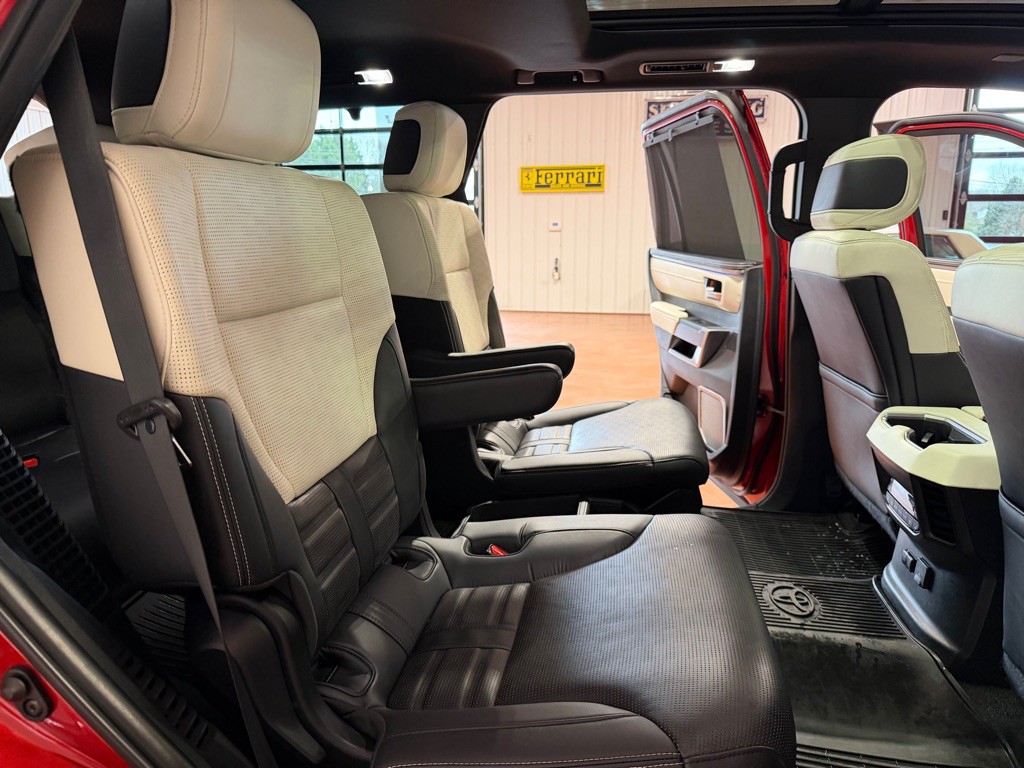 2023 Toyota Sequoia Image 28