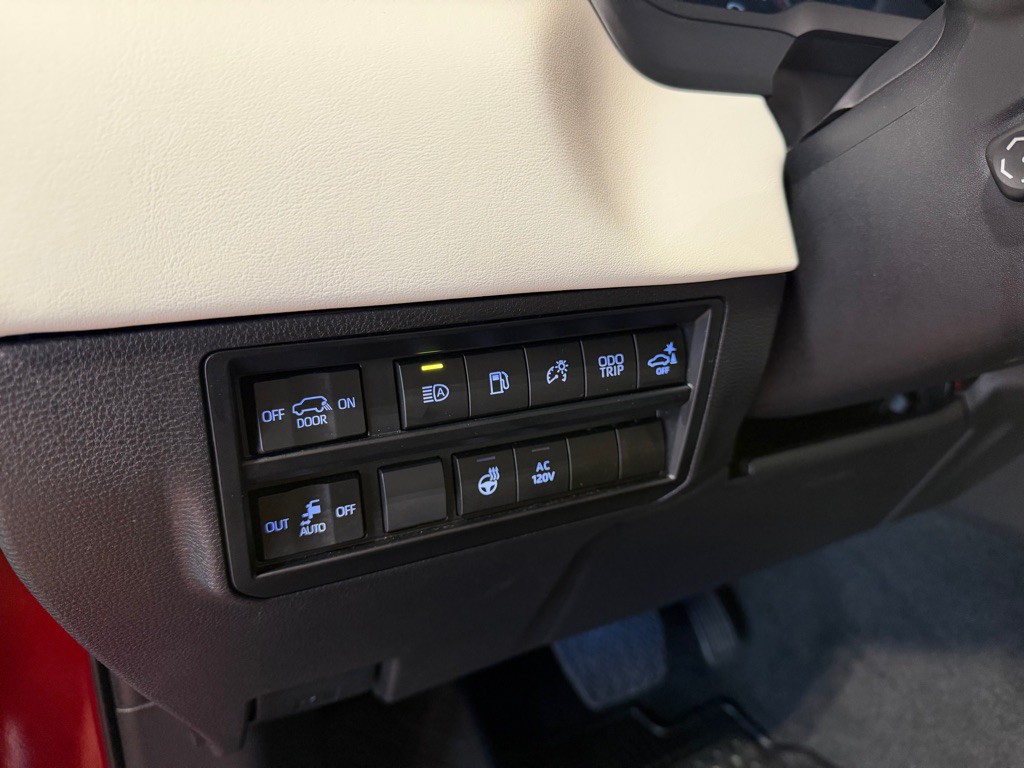 2023 Toyota Sequoia Image 35