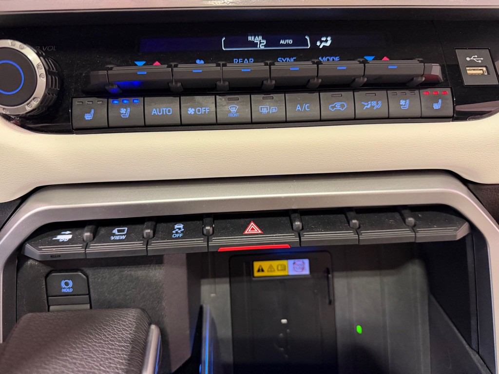 2023 Toyota Sequoia Image 37