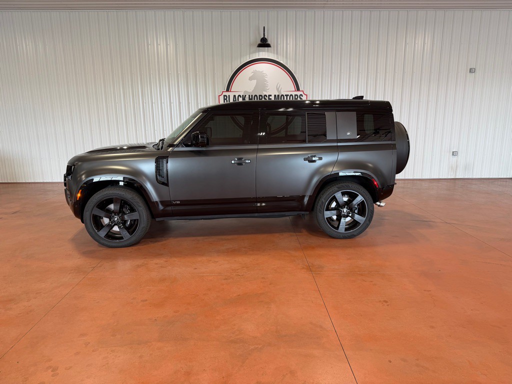 2023 Land Rover Defender Image 1