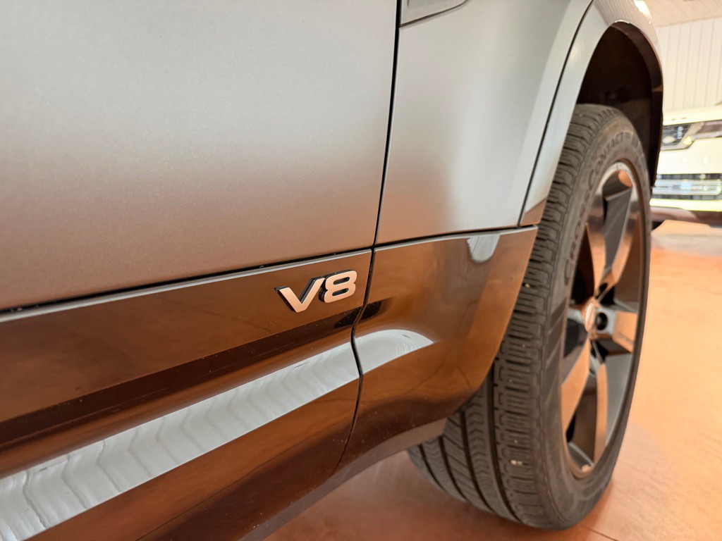 2023 Land Rover Defender Image 11