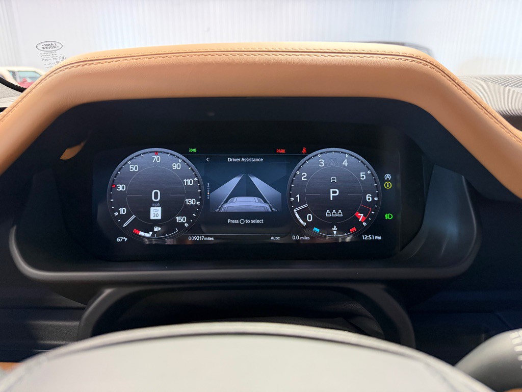 2023 Land Rover Defender Image 28