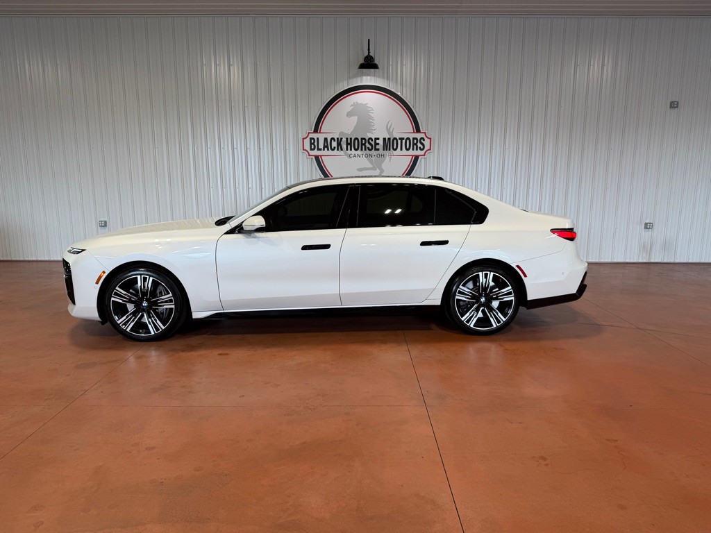 2023 BMW 7 Series Image 1