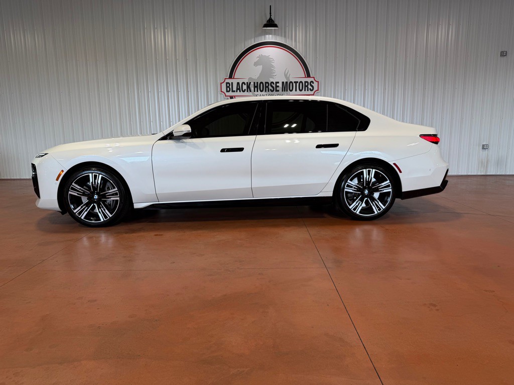 2023 BMW 7 Series Image 2