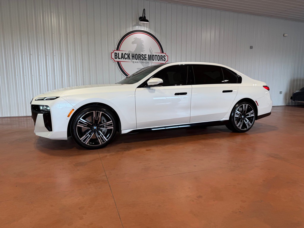 2023 BMW 7 Series Image 3