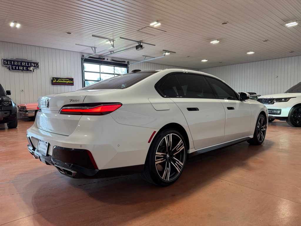 2023 BMW 7 Series Image 7