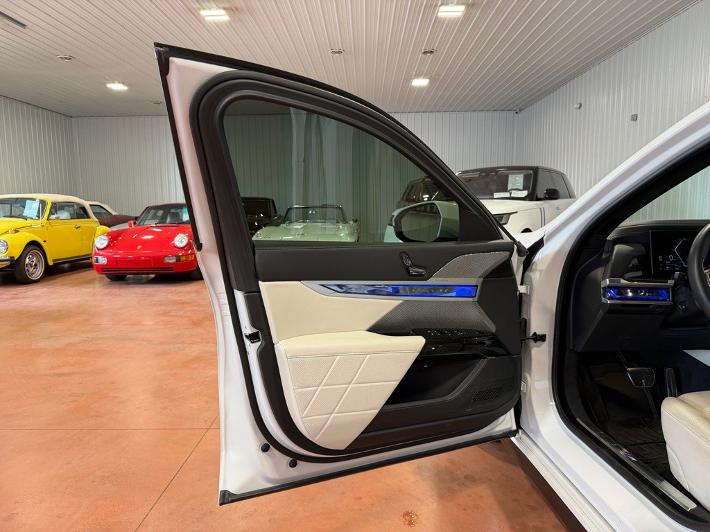 2023 BMW 7 Series Image 15