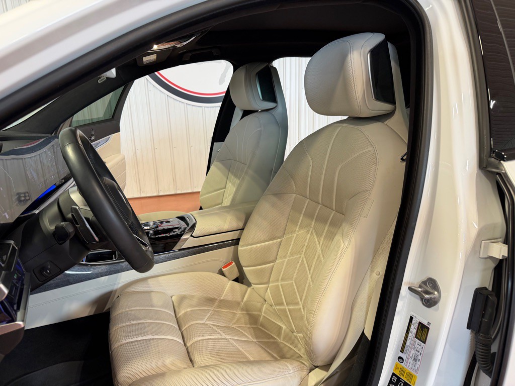 2023 BMW 7 Series Image 17