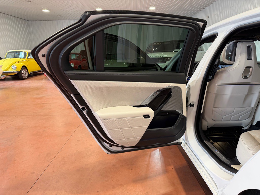 2023 BMW 7 Series Image 18