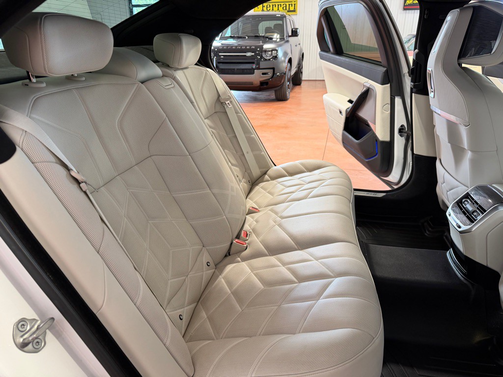 2023 BMW 7 Series Image 26