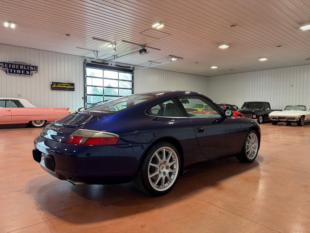 2001 Porsche 911 Image 9