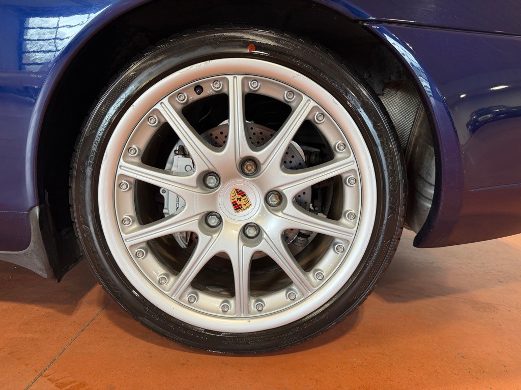 2001 Porsche 911 Image 13