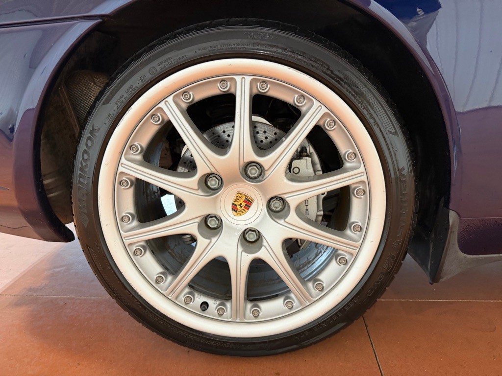 2001 Porsche 911 Image 15