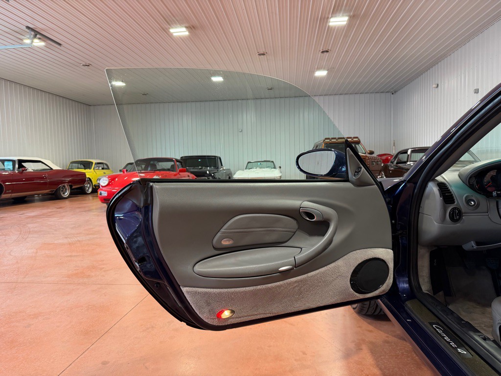 2001 Porsche 911 Image 16