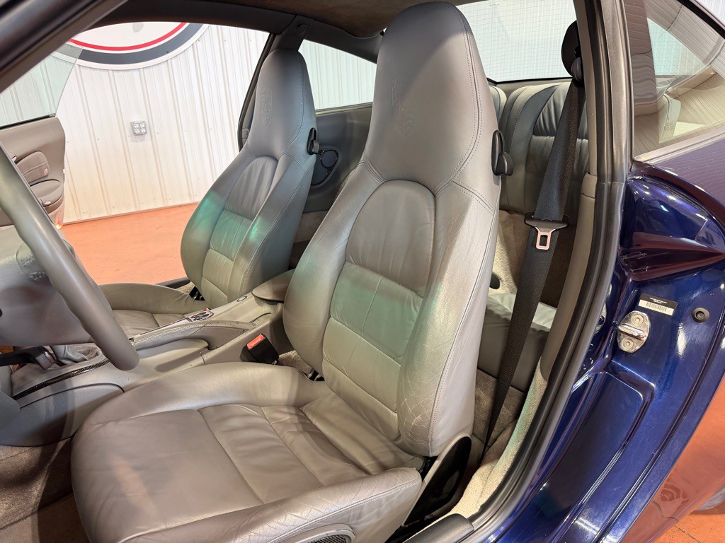 2001 Porsche 911 Image 18