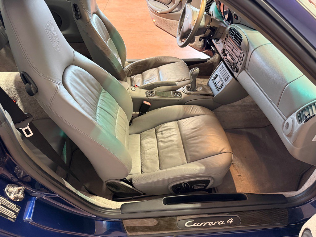 2001 Porsche 911 Image 21