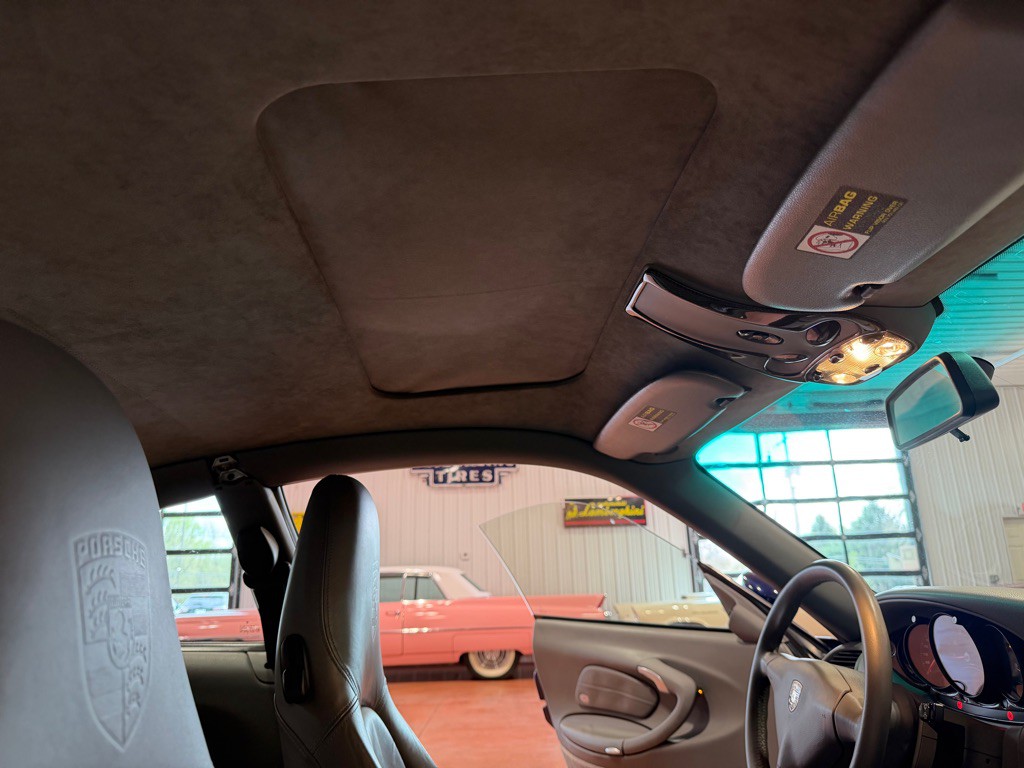 2001 Porsche 911 Image 25