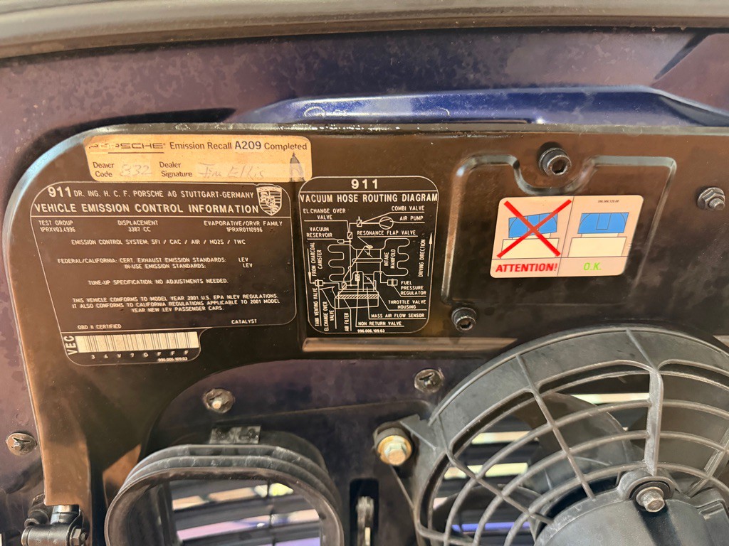 2001 Porsche 911 Image 36