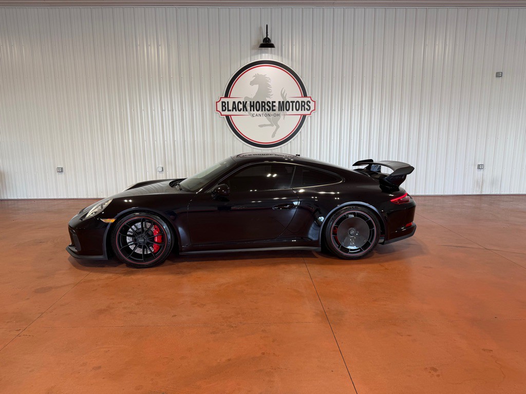 2018 Porsche 911 Image 2