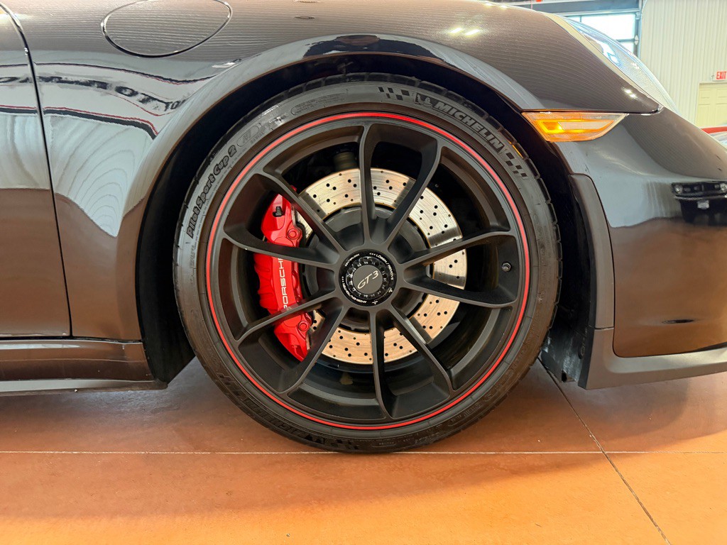 2018 Porsche 911 Image 16