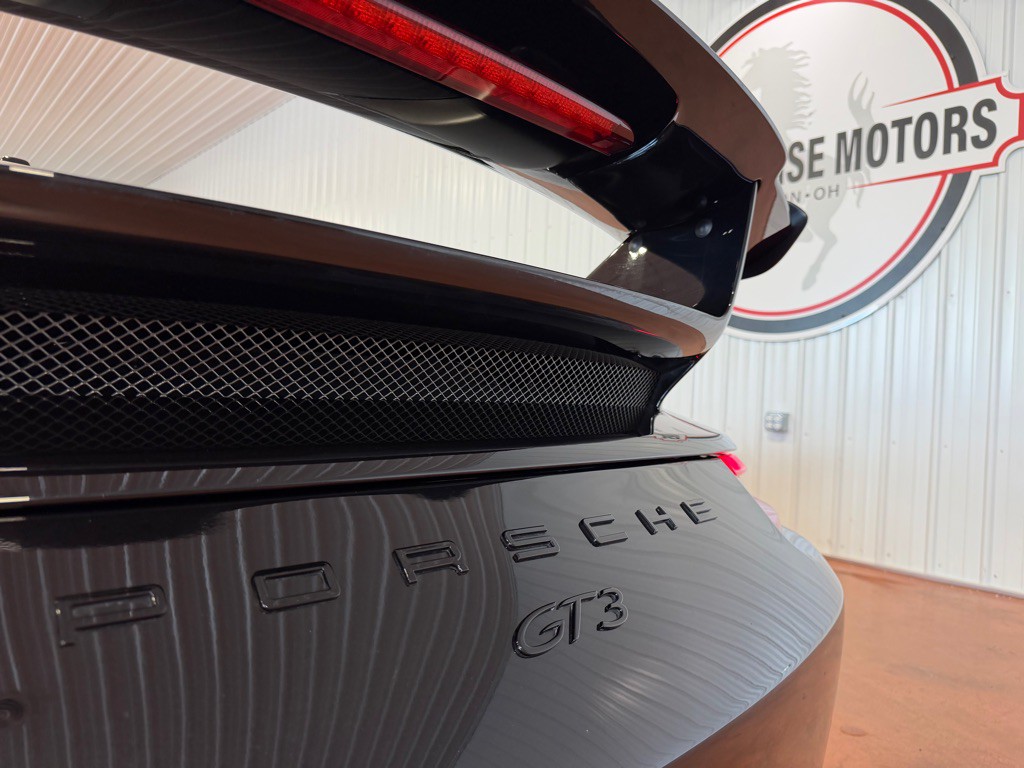 2018 Porsche 911 Image 18