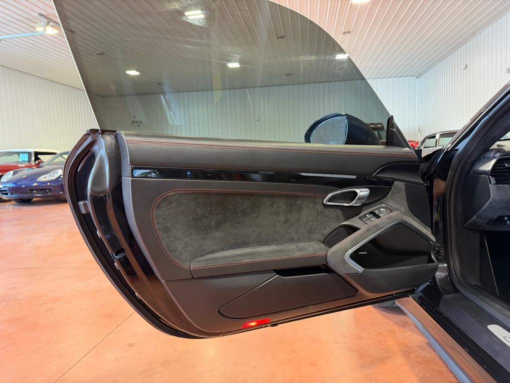 2018 Porsche 911 Image 20