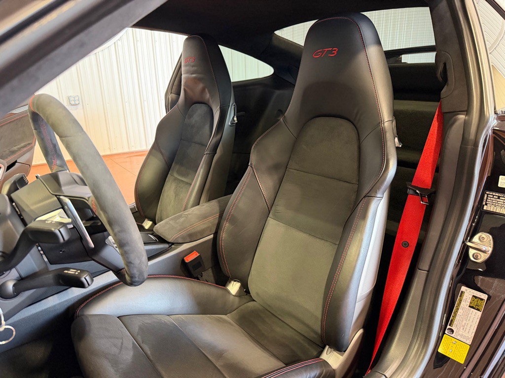 2018 Porsche 911 Image 22