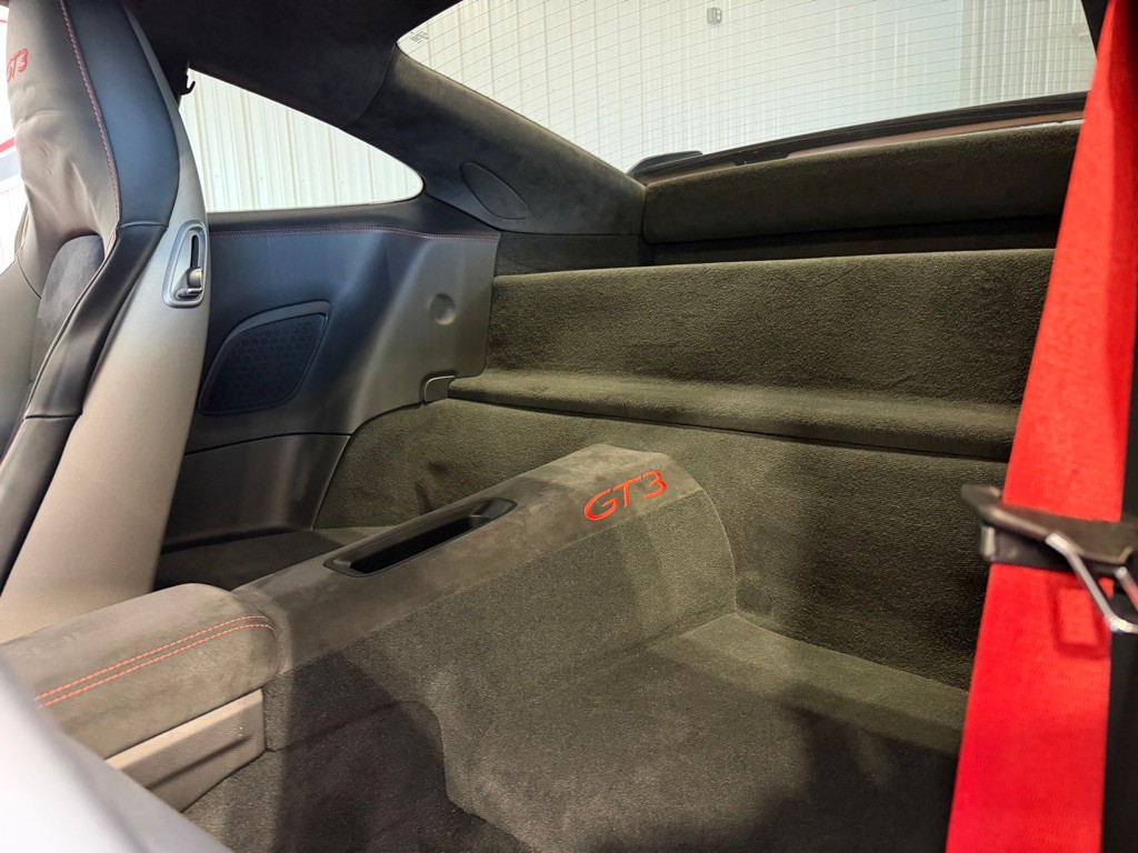 2018 Porsche 911 Image 24