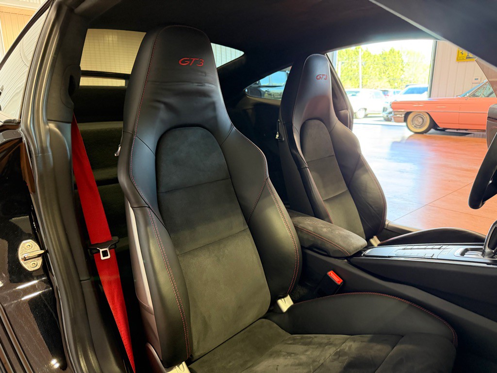 2018 Porsche 911 Image 27