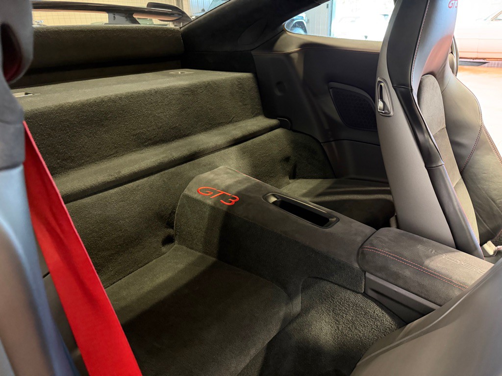 2018 Porsche 911 Image 28