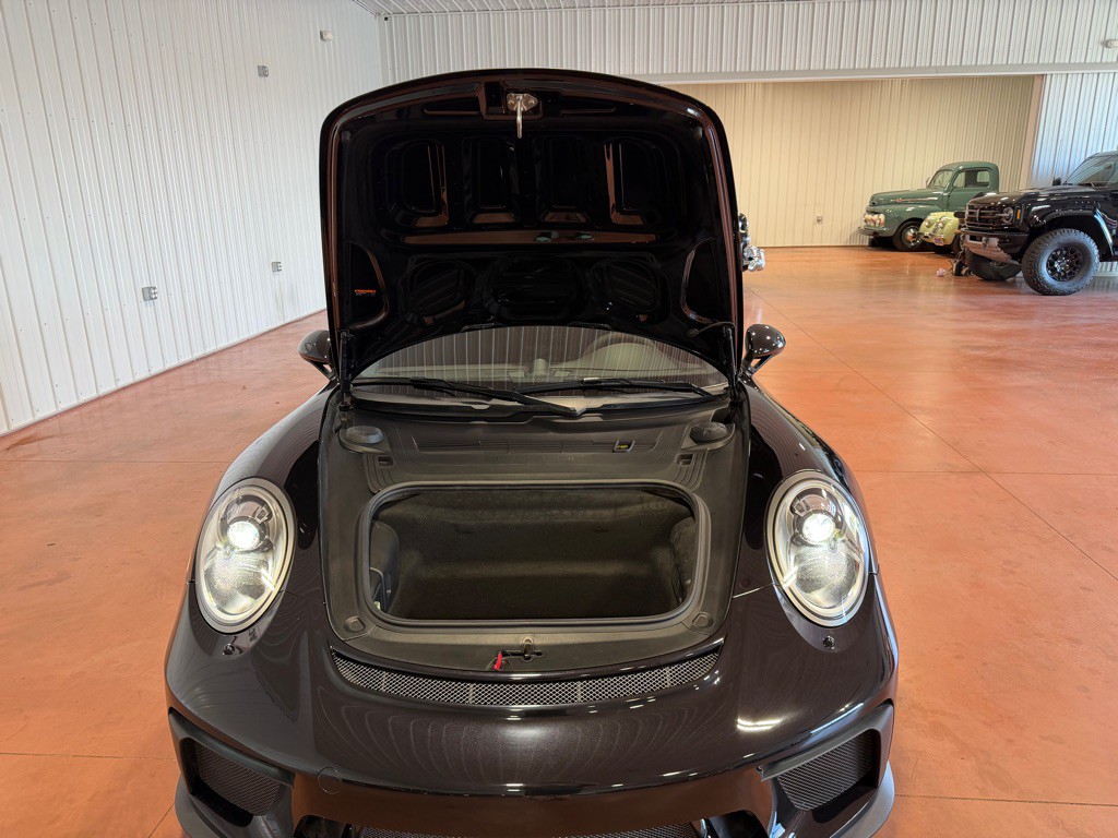 2018 Porsche 911 Image 39