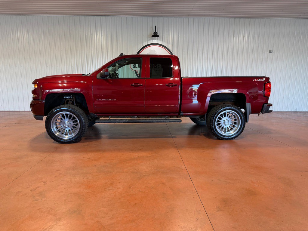 2017 Chevrolet Silverado 1500 Image 3