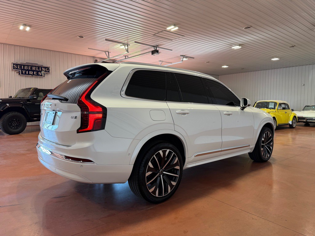 2026 Volvo XC90 Image 9