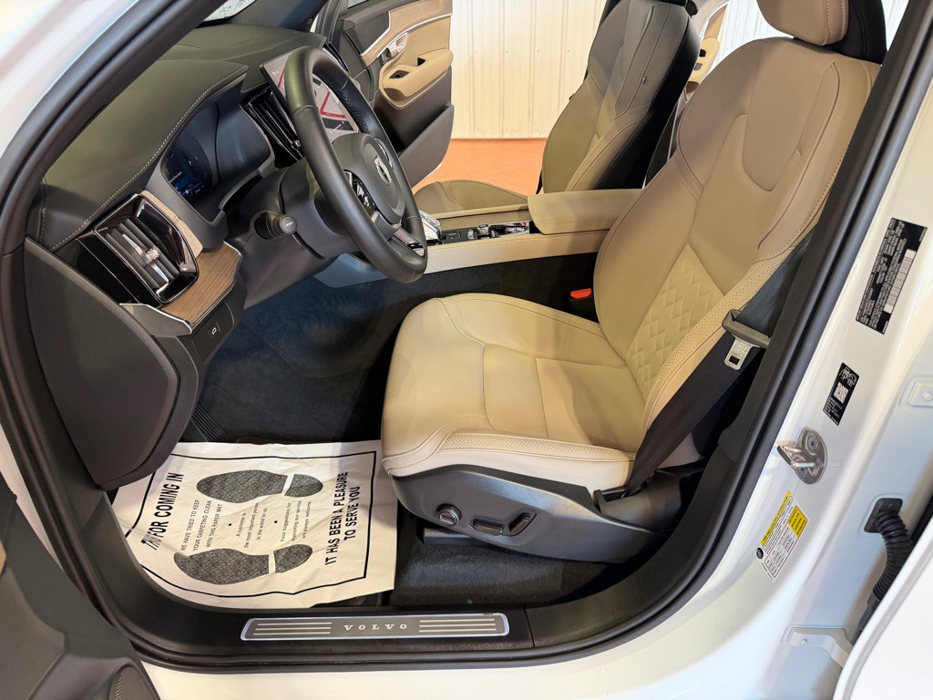 2026 Volvo XC90 Image 17