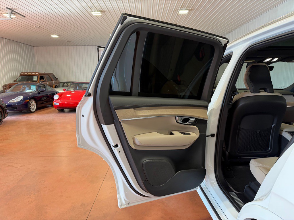 2026 Volvo XC90 Image 19