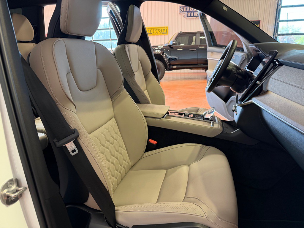 2026 Volvo XC90 Image 25