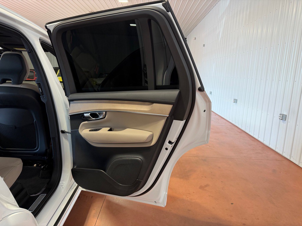 2026 Volvo XC90 Image 26