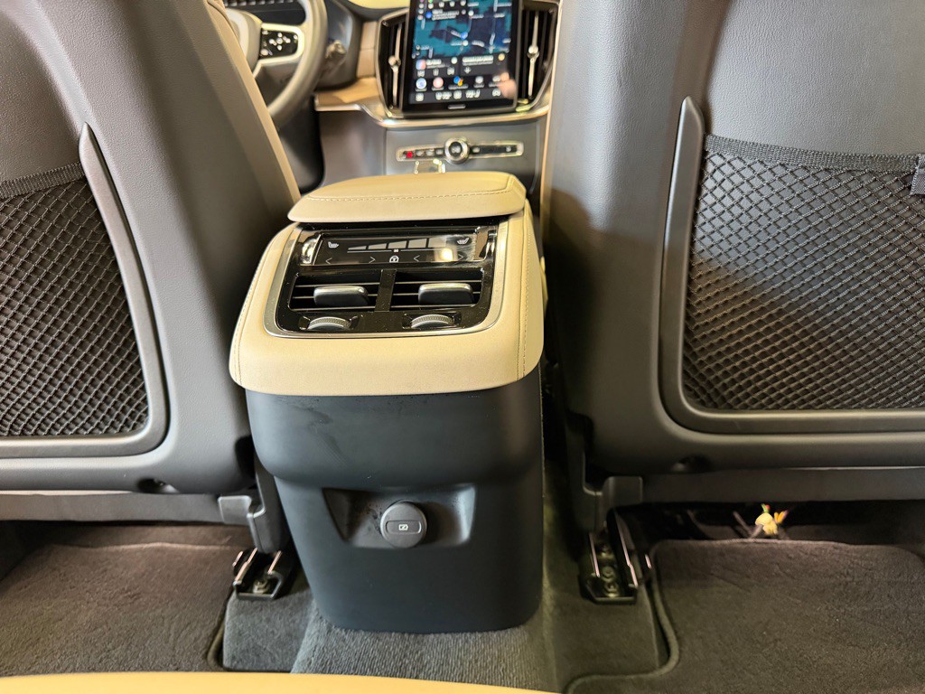 2026 Volvo XC90 Image 30