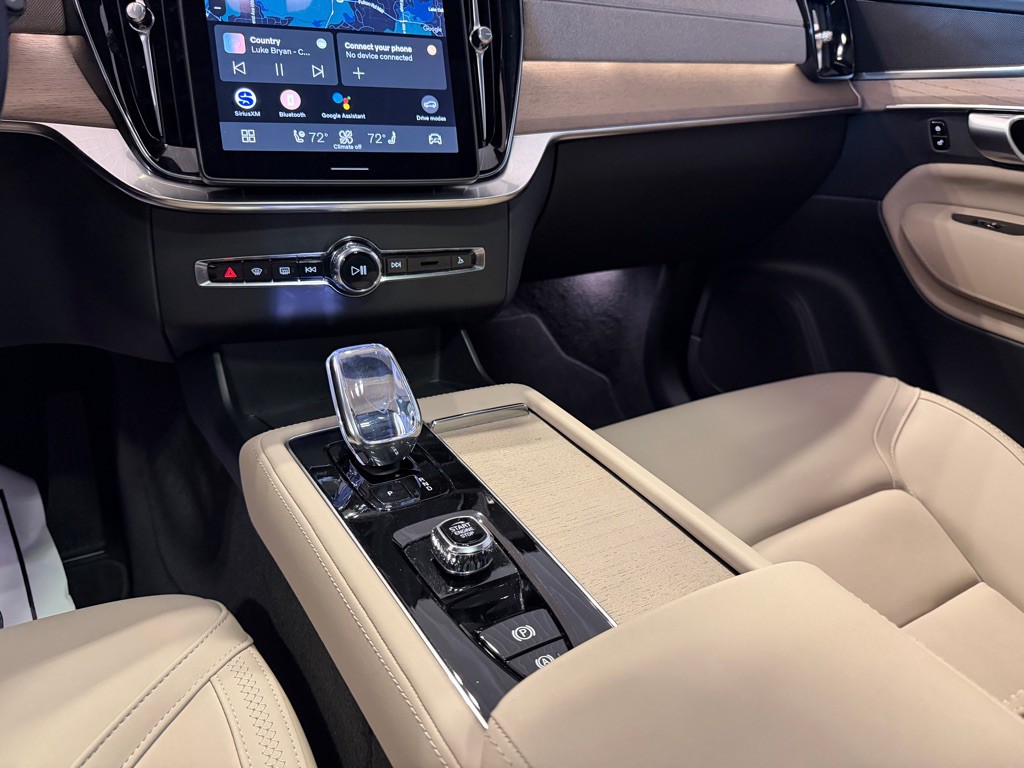 2026 Volvo XC90 Image 33