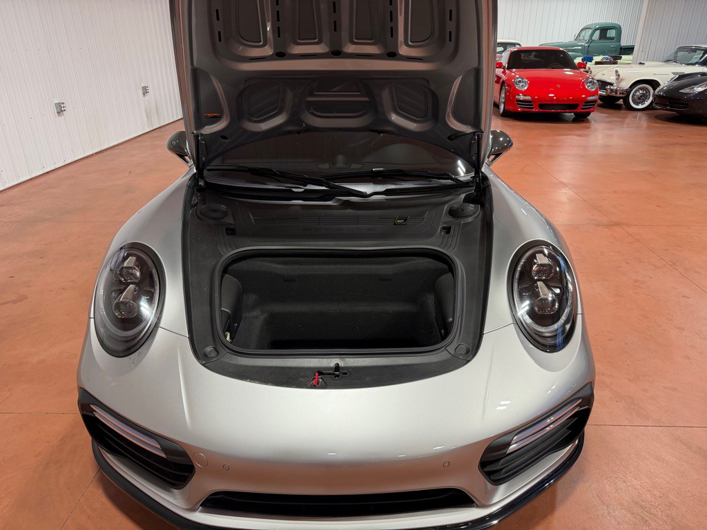 2019 Porsche 911 Image 44