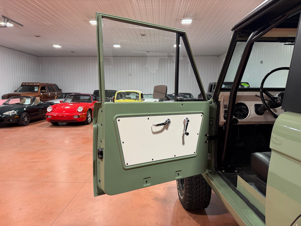1974 Ford Bronco Image 18
