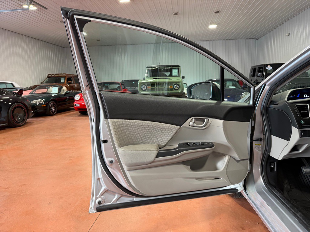2014 Honda Civic Image 16