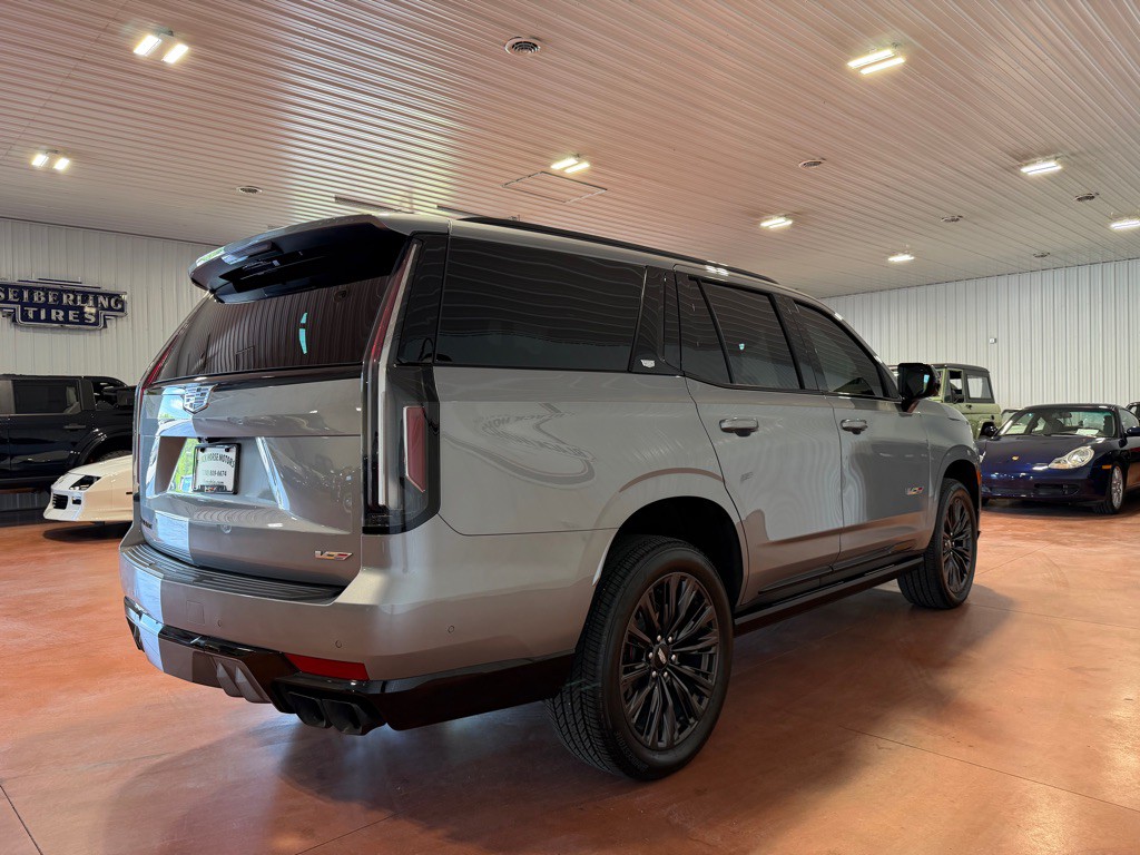 2023 Cadillac Escalade Image 9