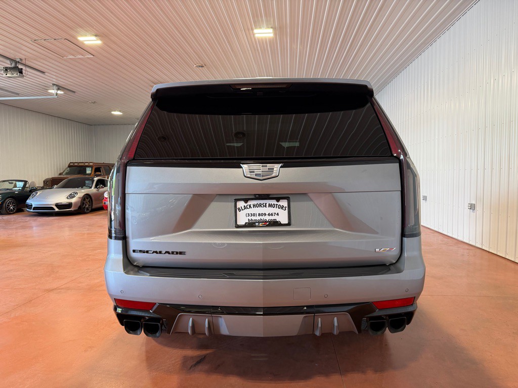 2023 Cadillac Escalade Image 10
